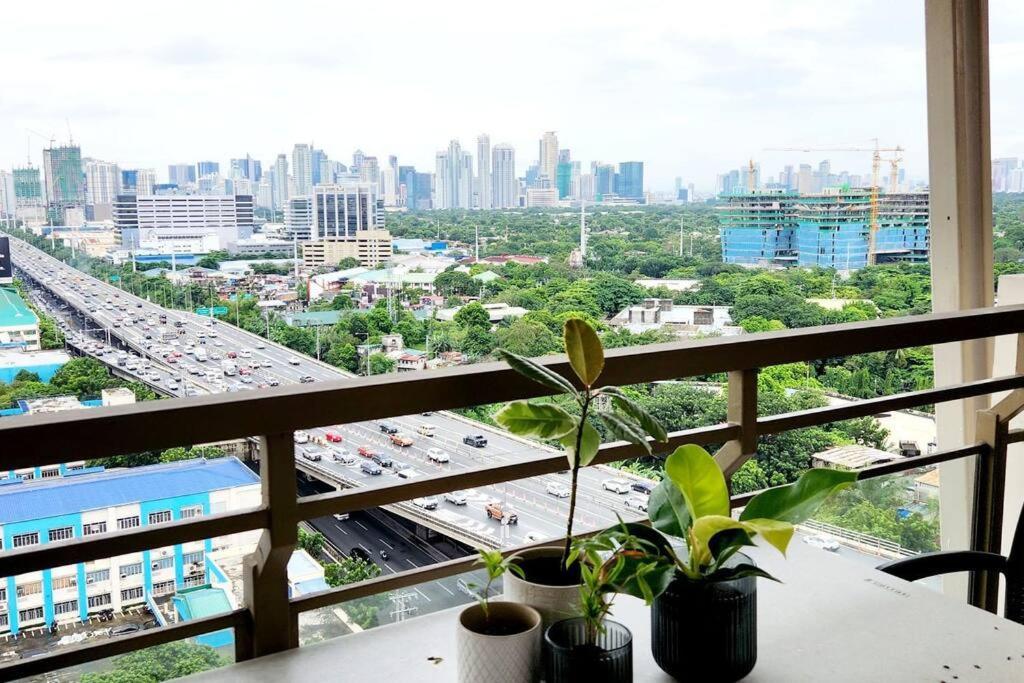 Casa Antonio At Fairway Terraces Family Penthouse 2Br Wi-Fi Nr Golf, Airport, Fort Bgc Manila Exteriér fotografie