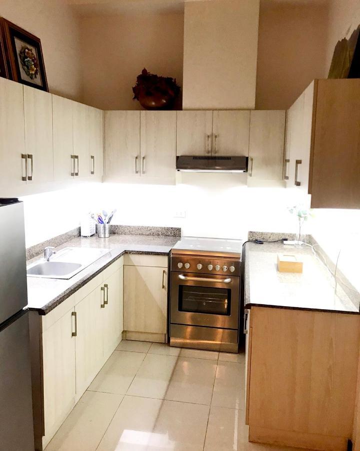 Casa Antonio At Fairway Terraces Family Penthouse 2Br Wi-Fi Nr Golf, Airport, Fort Bgc Manila Exteriér fotografie